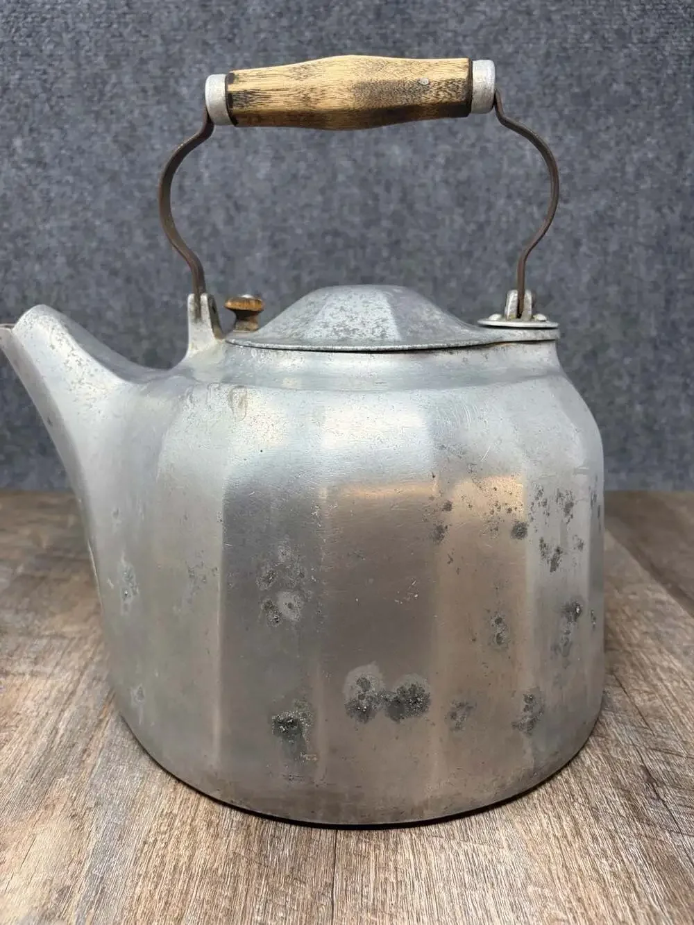 Antique Griswold 8 Quart Cast Aluminum Tea Kettle Colonial Design 538 wood han